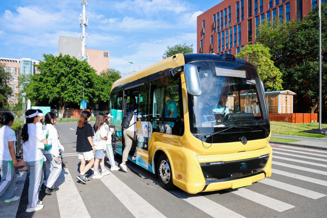 2024世界智能产业博览会：蘑菇车联携“车路云一体化”系统方案登场(图3)