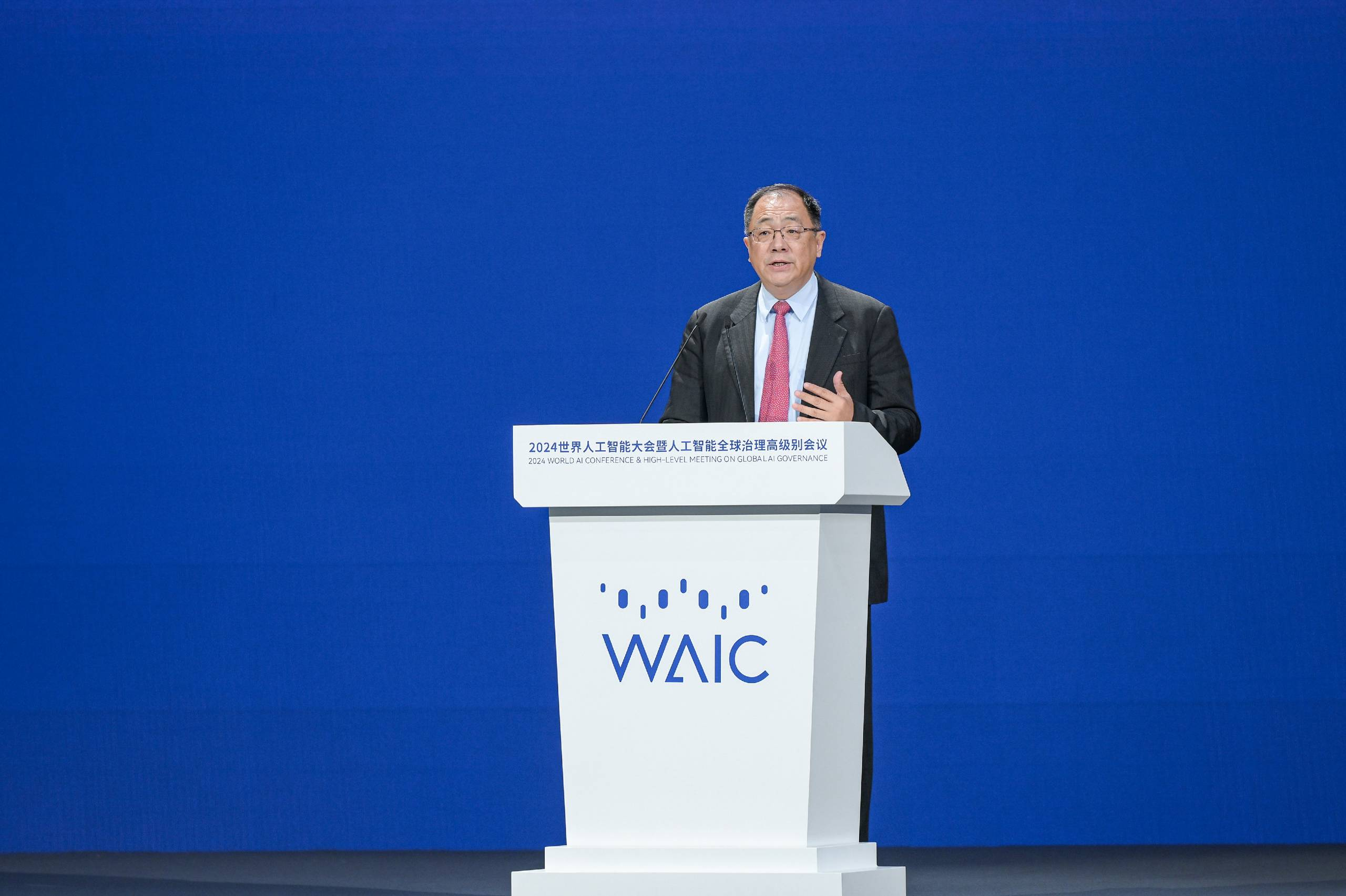 高通公司亮相2024世界人工智能大会以终端侧技术创新与合作引领人工智能新未来(图1)