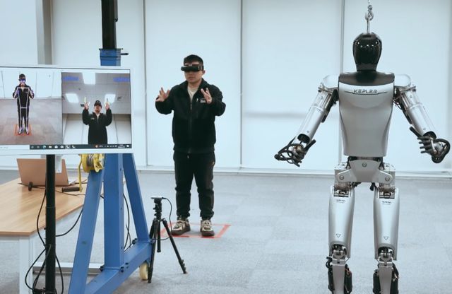Emc易倍体育：2024世界人工智能大会剧透①｜国内首款开源人形机器人原型机产品将亮相(图3)