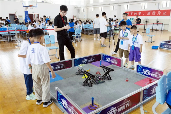 2024年世界机器人大赛—AI创无界山东省选拔赛在烟台高新区成功举行(图4)