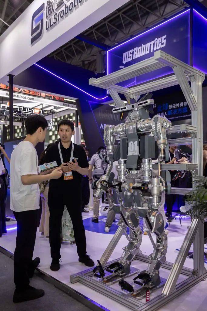 2024世界人工智能大会｜这些有趣的人形机器人争相登场它们离实际应用有多远？(图2)