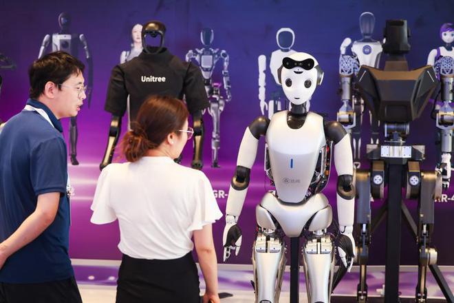 Emc易倍体育:在2024世界人工智能大会比ChatGPT更火的是人形机器人