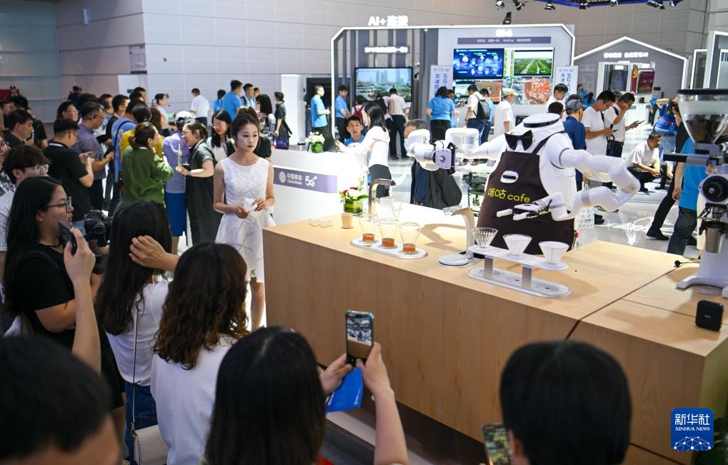 看“智”造——机器人带来新体验(图3)