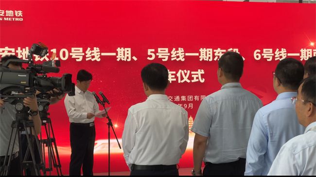 又一条地铁无人线开通！霞智科技智能清洁机器人正式“上岗”(图1)