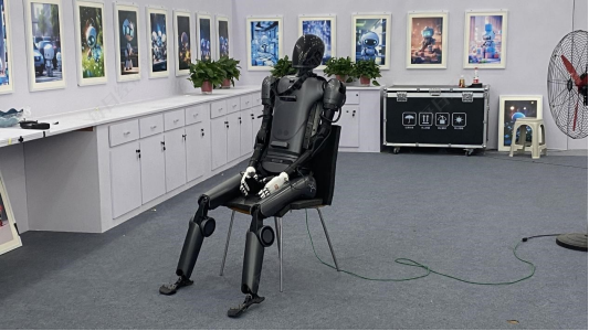 科大讯飞董秘江涛：星火大模型显著推动AI智能硬件销售明年上半年全力对标GPT4(图2)