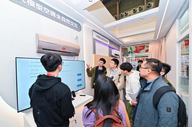 易倍体育网站：大模型迈入商业化元年国产大模型谁能脱颖而出？