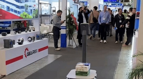 助力工厂效率升级擎朗携智能工业物流机器人亮相2024亚洲物流展