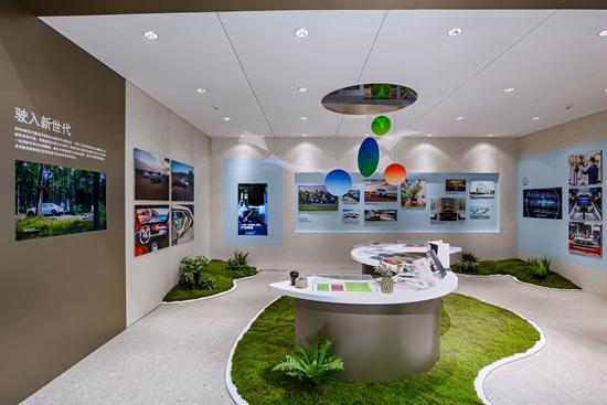 Emc易倍体育：以创新赋能驾趣宝马携BMWM产品阵容亮相进博会(图3)