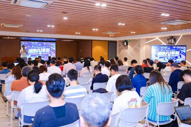 进入AI端侧时代：下一个伟大的AI智能硬件会在哪里？