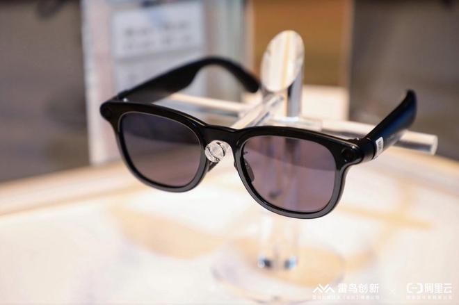 2025开年第一弹它们重写「AI眼镜」行业新标准(图3)