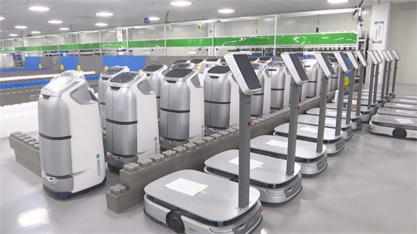 引领智能机器人产业创新发展泰州擎朗荣获科技创新先进单位(图2)