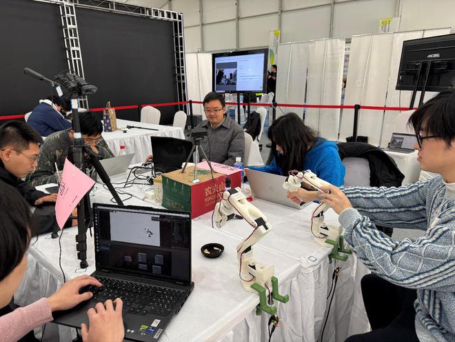 开发者挑战：两天内机械臂从零件到“茶艺师”GDC工作坊解锁AI新玩法(图2)