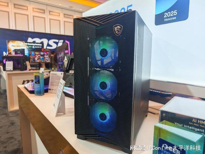 微星CES2025新品爆发：AI无处不在！(图18)