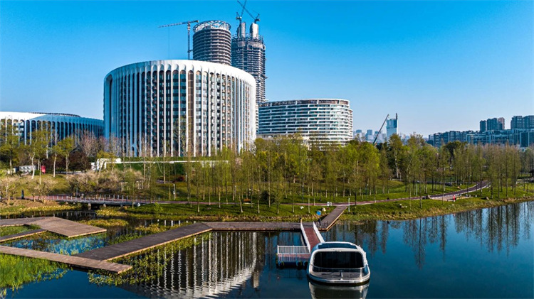 四川天府新区：在兴隆湖将实验室的技术突破转化为可感知的城市图景(图2)
