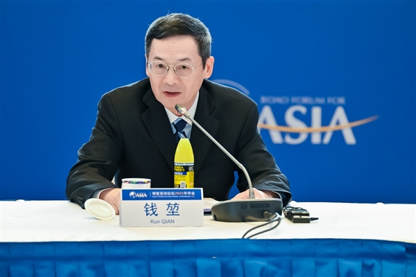 Emc易倍体育:博鳌热议AI高通钱堃:DeepSeek证明了AI模型可以在智能终端高效运行