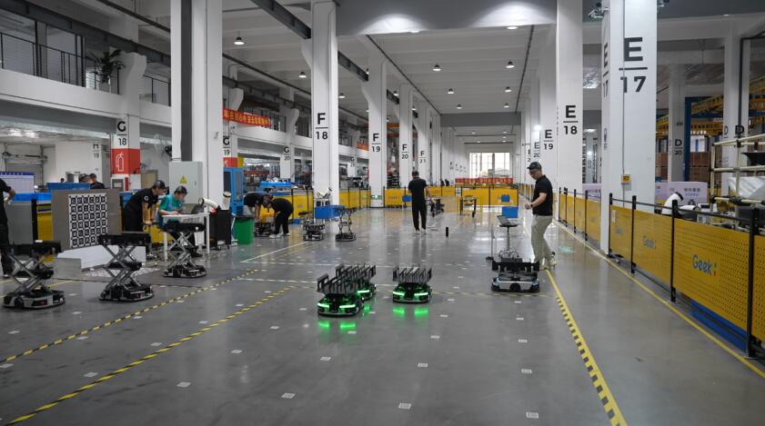 Emc易倍体育：全球仓储机器人龙头极智嘉正式登陆香港交易所主板