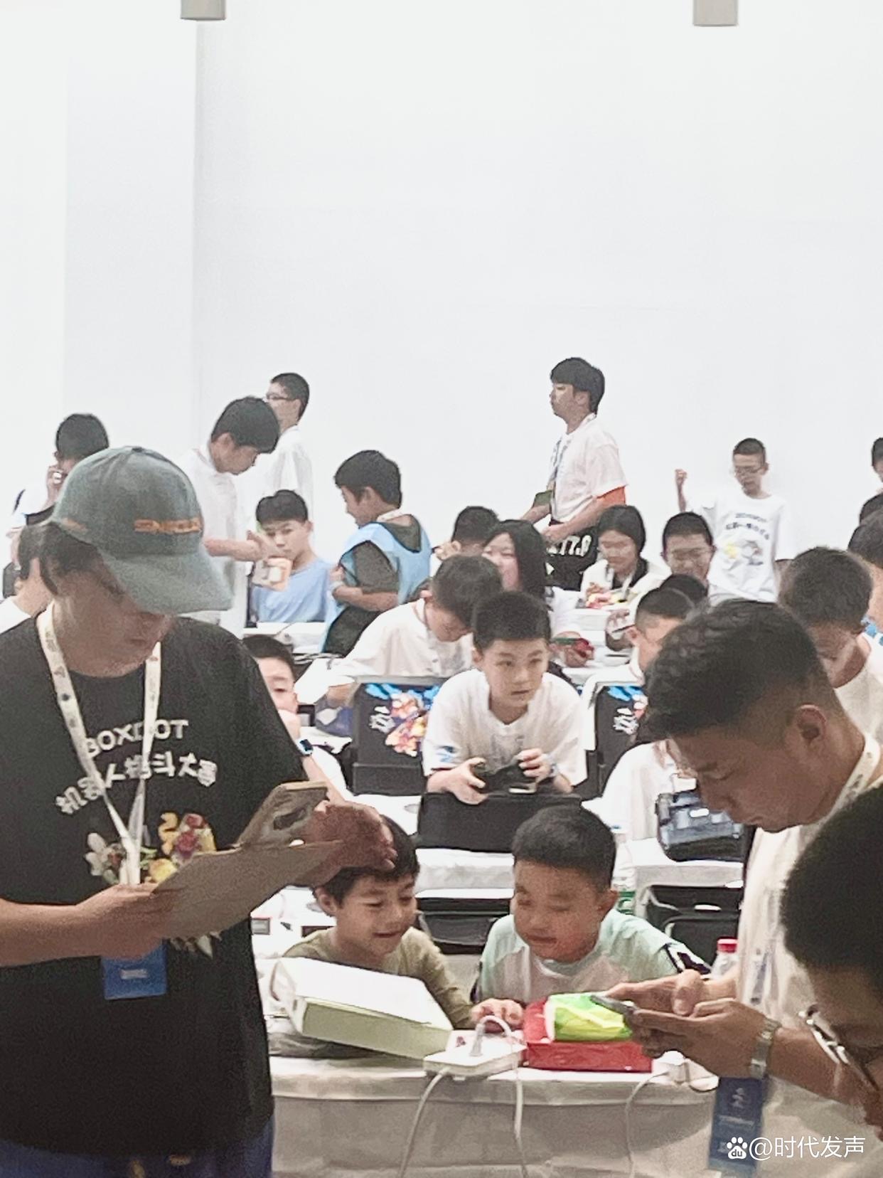 众多科研成果亮相北京亦庄2024世界机器人大会(图3)