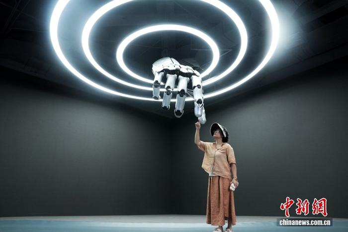 探访全球首家具身智能机器人4S店(图3)