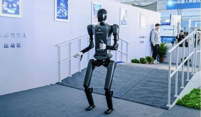 Emc易倍体育：2024智能制造与机器人国际产业发展大会在沪召开