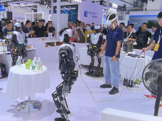 实探2024世界机器人大会：人形机器人各显身手(图3)
