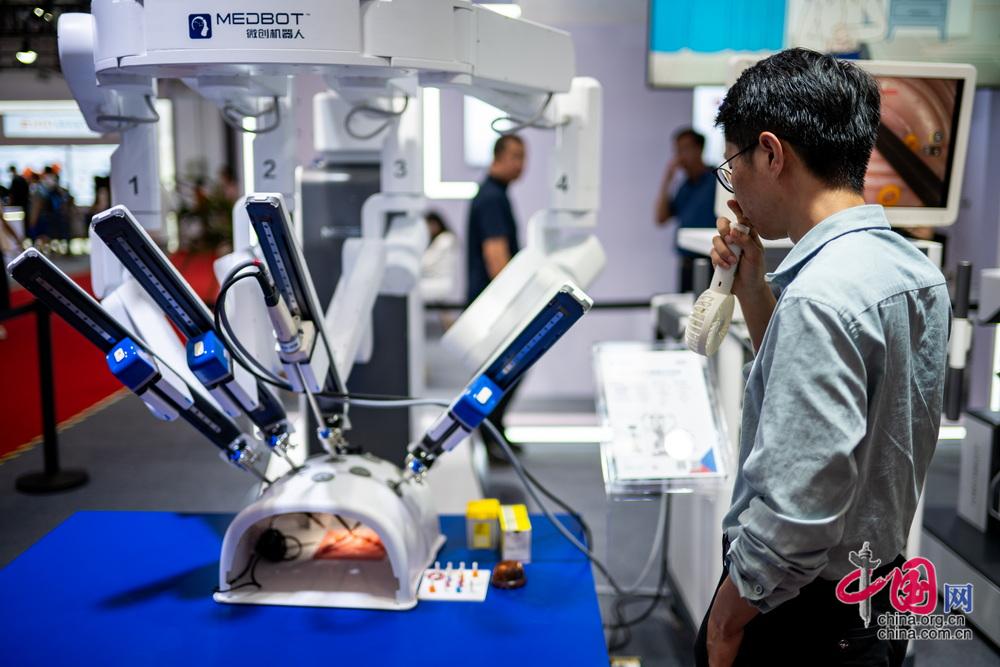 易倍体育网站：2024世界機器人大會醫療機器人引領健康新未來(图2)
