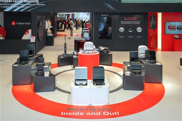 Emc易倍体育：IFA展上智能割草机重磅亮相石头科技用黑科技引爆行业发展“奇点”(图2)