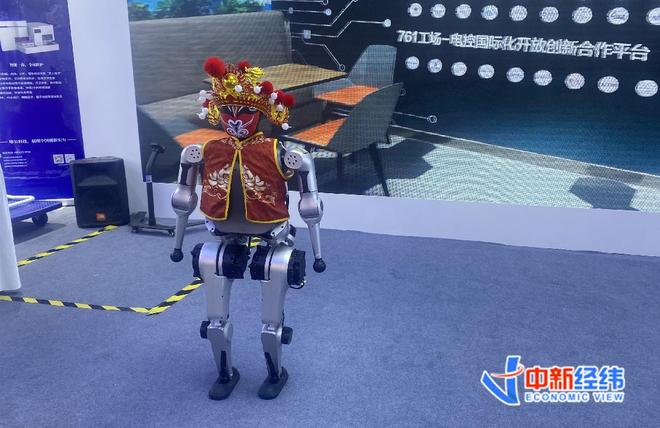 服贸会观察：跳英歌舞、送外卖……“机器人天团”走向世界还需几步？