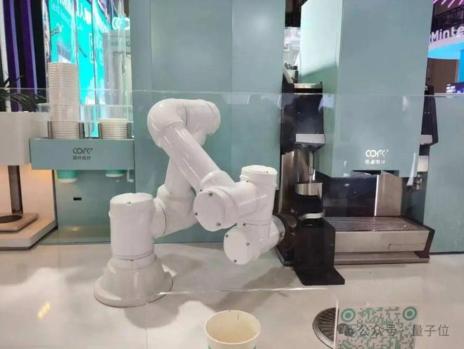 易倍体育网站：一文看尽35万人围观的智博会(图43)