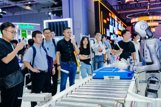 易倍体育网站：从机械臂到人形机器人越疆机器人具身工业率先登场(图4)