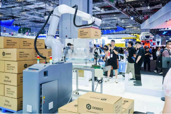 易倍体育网站：从机械臂到人形机器人越疆机器人具身工业率先登场(图9)