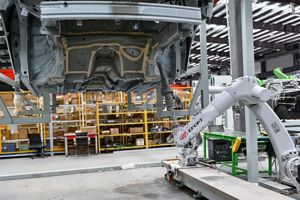 Emc易倍体育：从一台机器人看中意制造业“双向奔赴”