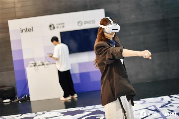 终端AI奇点已至英特尔点燃PC新范式(图4)