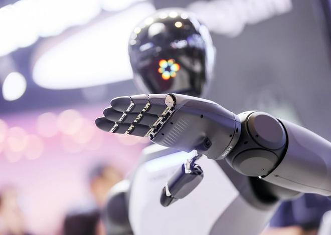 易倍体育网站：深圳“巧手”握住AI未来