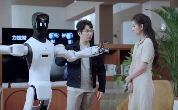 频获亿级订单的智元要将具身机器人带向何方？(图2)