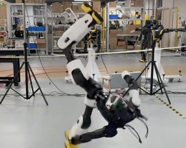 频获亿级订单的智元要将具身机器人带向何方？(图6)