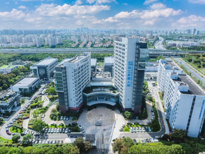 Emc易倍体育：从张江走出的人形机器人正在康养领域加速落地张江再出发(图3)