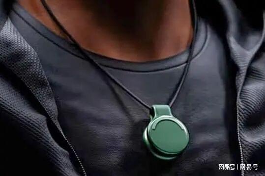 易倍体育网站：AI吊坠：会吵架、仅4小时续航(图2)