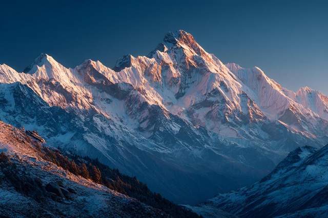 库拉岗日雪山：读懂美的AI版图