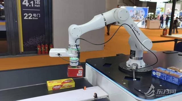 Emc易倍体育：大国“展”略｜从机械臂到具身机器人：进博会见证制造业“智变”(图6)