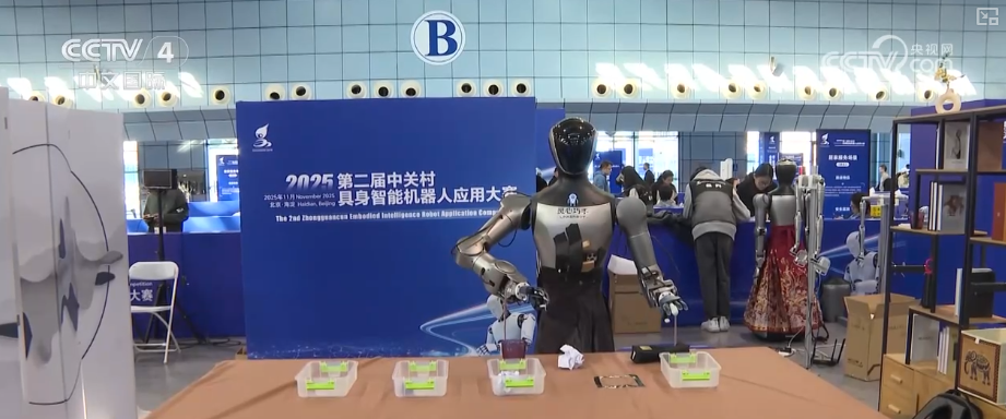 易倍体育网站：观察·中国引领机器人产业变革“硬科技突破+场景化落地”双向发力加速迭代