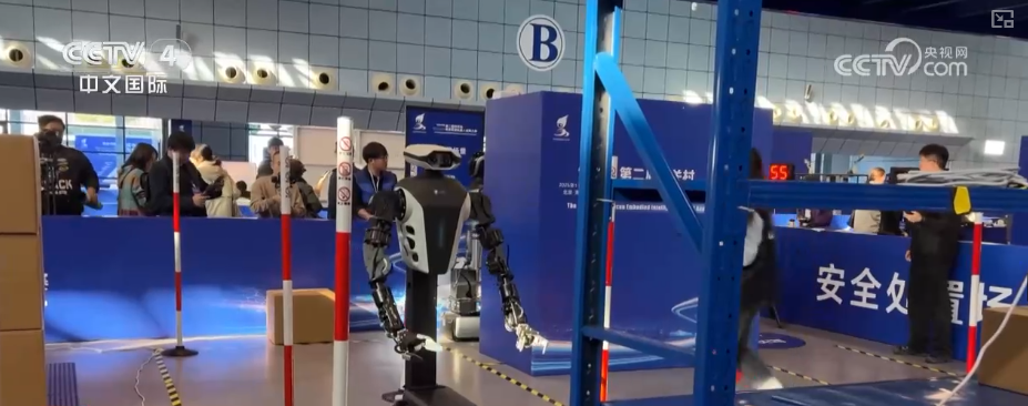 易倍体育网站：观察·中国引领机器人产业变革“硬科技突破+场景化落地”双向发力加速迭代(图2)