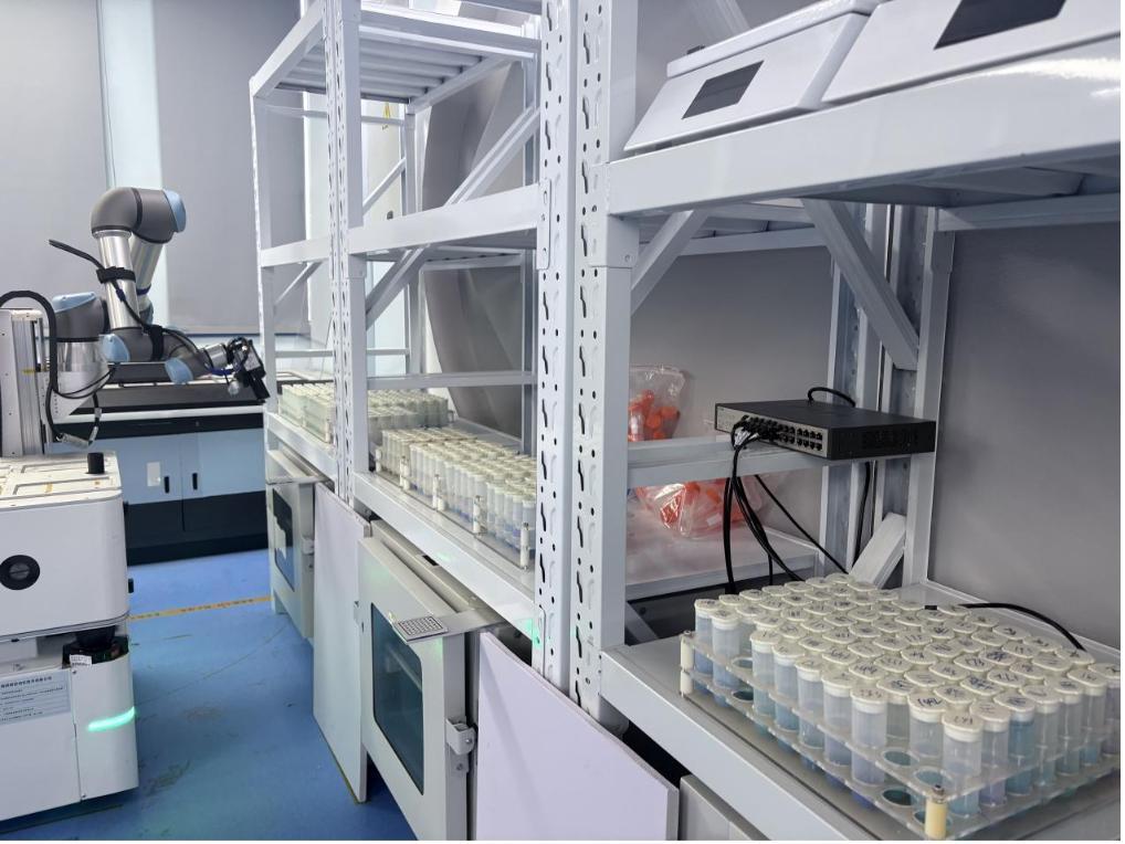 突破想象！AI机器人成为实验室“主力军”(图2)