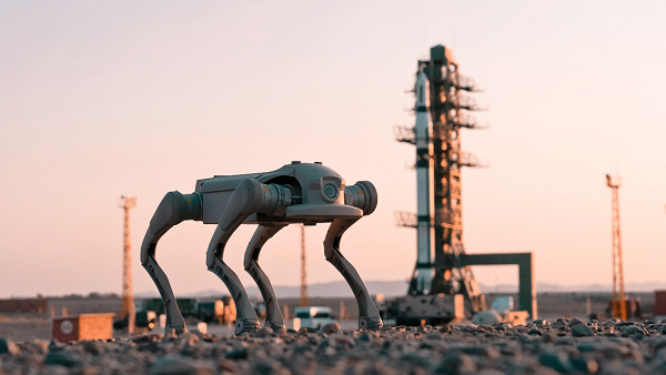 Emc易倍体育：速度彰显实力！智身科技第5000台具身智能机器人量产交付创行业新里程碑(图2)