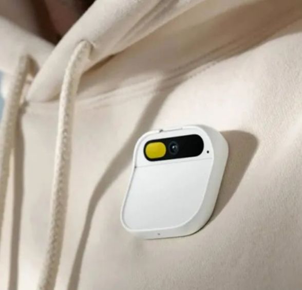 Emc易倍体育:硬迹特辑2025年消费类AI硬件事件年度回顾(图8)