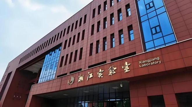 大江奔涌向未来从制造到“智”造AI兴湘向未来