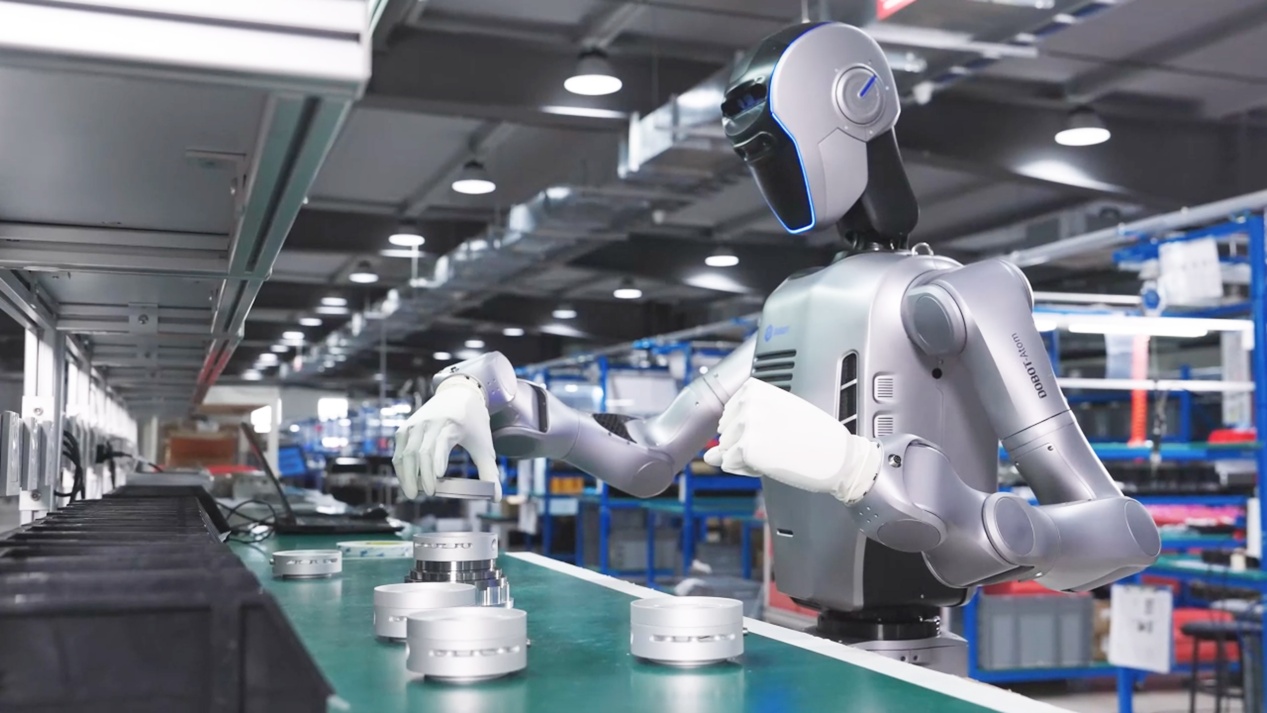 从“一张桌”到“全球前二”越疆科技跑出具身智能“加速度”(图2)