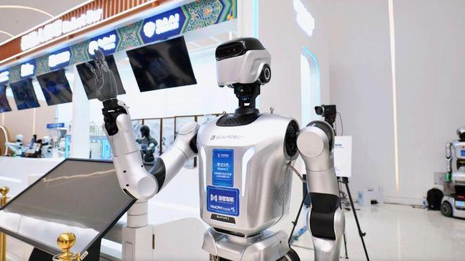 面壁智能再获数亿元融资：跻身「基座大模型独角兽」