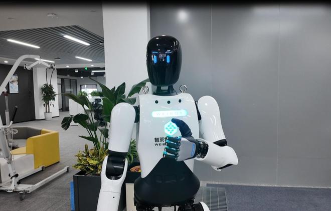 竞逐新赛道｜星际V人形机器人身怀多项技能