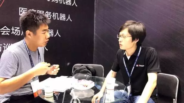 AICRobo：让自主移动机器人像人一样在室内行走